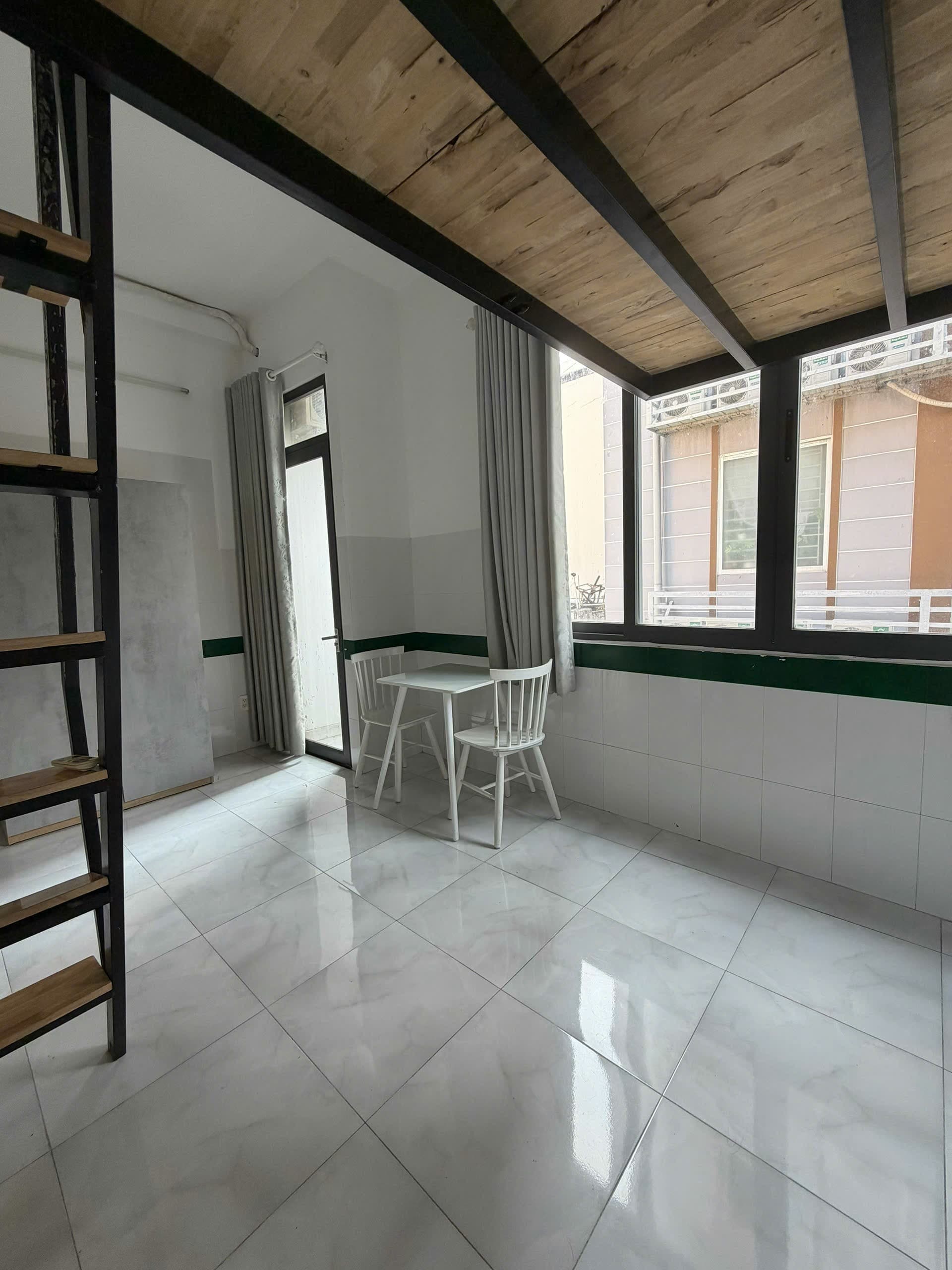DUPLEX BAN CÔNG GIỜ GIẤC TỰ DO - NỘI THẤT ĐẦY ĐỦ - GIÁ 6TR5 - Ảnh 1